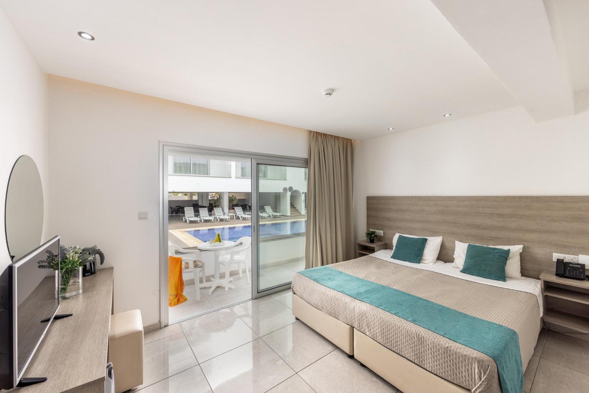 Milea Hotel ไอยานาปา ภายนอก รูปภาพ