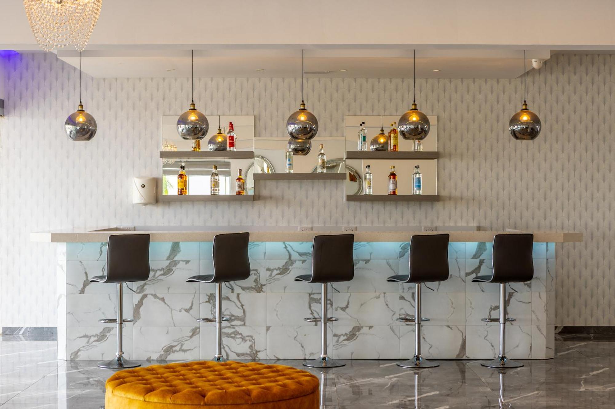Milea Hotel ไอยานาปา ภายนอก รูปภาพ